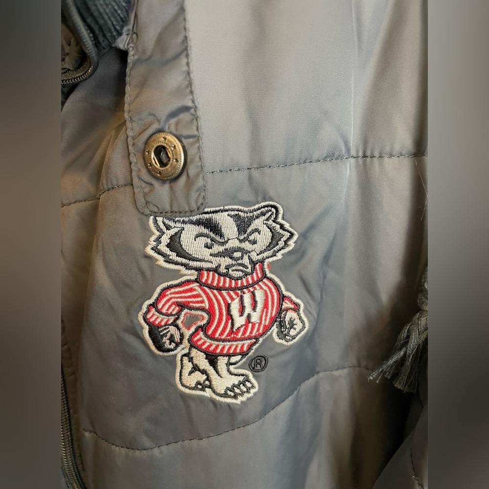 Wisconsin Badgers Puffer Jacket Large - Picture 4 of 14